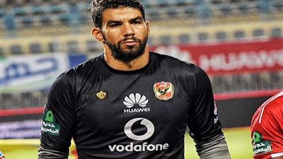 إصابة شريف إكرامي في مران الأهلي