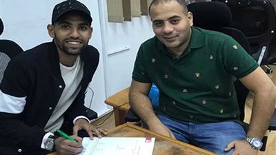 مؤمن زكريا يجدد للأهلي 3 مواسم