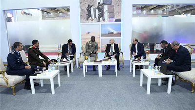 تعاون عسكري مع مالي على هامش 