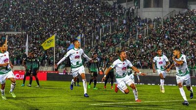 الرجاء المغربي يتوج بالكونفدرالية الافريقية