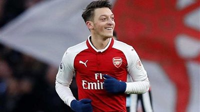 مسعود أوزيل في طريقه إلى مانشستر في انتقالات يناير