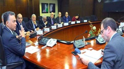 عرفات يبحث مع وفد البنك الأوروبي لإعادة الأعمار سبل التعاون في مجالات النقل