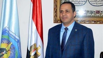 رئيس جامعة دمنهور يتابع تفعيل تصحيح الاختبارات الإلكترونية بالجامعة