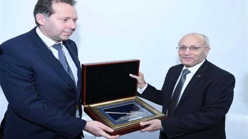 العصار يستقبل ألكسندر