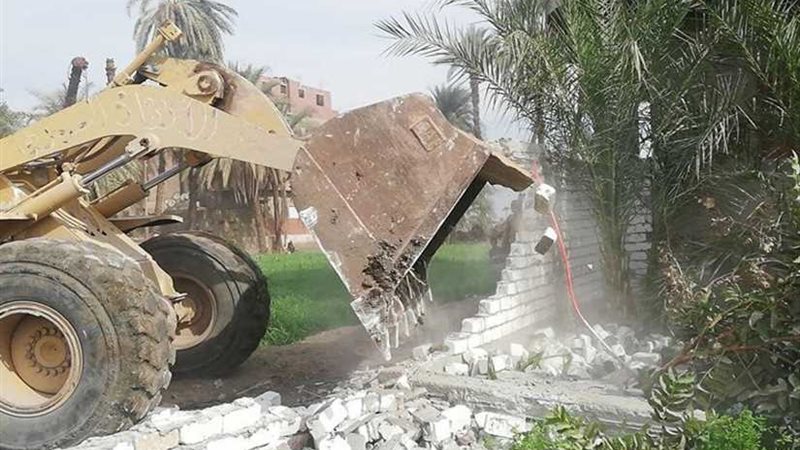 إزالة 20 حالة تعدٍّ