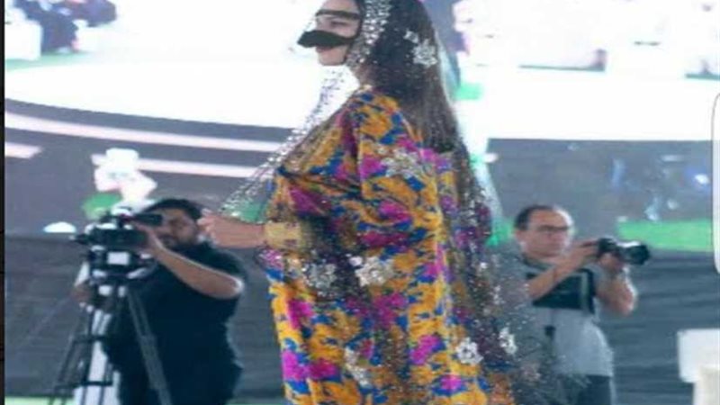 منى المنصوري تبهر