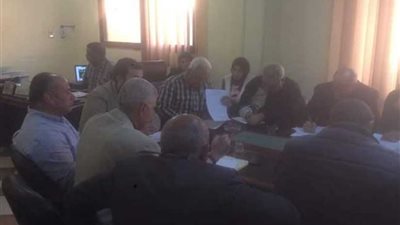 قيادات الإسماعيلية يستعرضون مشروعات الصرف والمعالجة