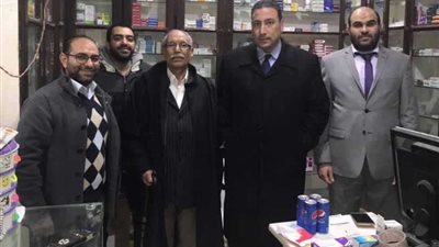 نقيب الصيادلة يزور صيدلي إمبابة بعد نجاح الداخلية في طرد بلطجية استولوا على صيدليته