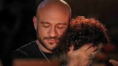 مكي: هذه الأغنية وصية لابني.. وعلمت عصفوري ينطق اسمي