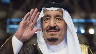 انطلاق أعمال القمة الخليجية برئاسة عاهل السعودية