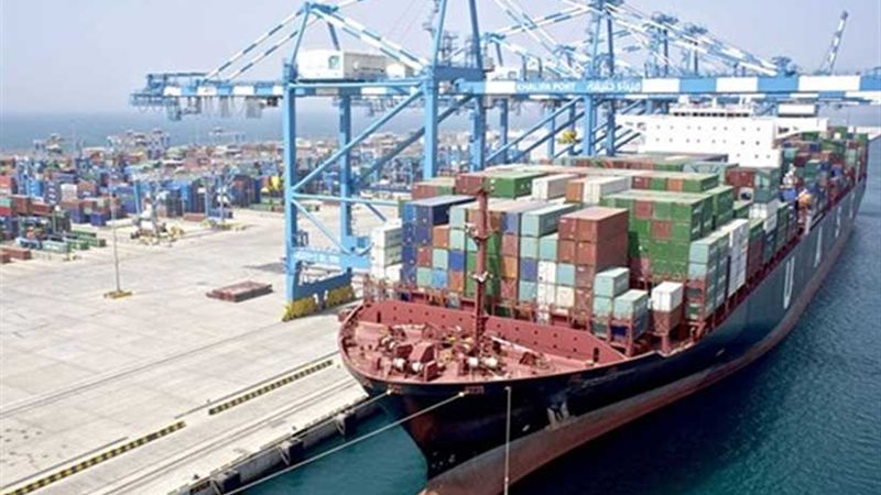 تداول 30 سفينة حاويات