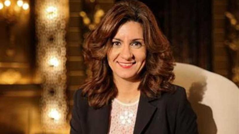 وزيرة الهجرة تبحث