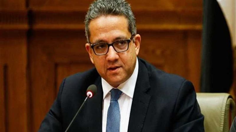 وزير الآثار يكشف