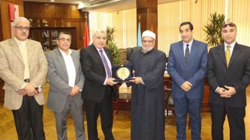 د. كريمة في ندوة