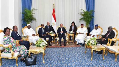 شاهد.. حفاوة استقبال وتفاعل الرئيس السيسي مع زعماء القارة في إطار فعاليات منتدى إفريقيا 2018