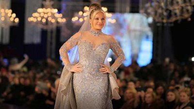 بعد رانيا يوسف.. فستان نيكول سابا يثير الجدل