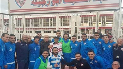 جهاز الزمالك يلبي دعوة مريضي السرطان بالتقاط صورة تذكارية مع اللاعبين