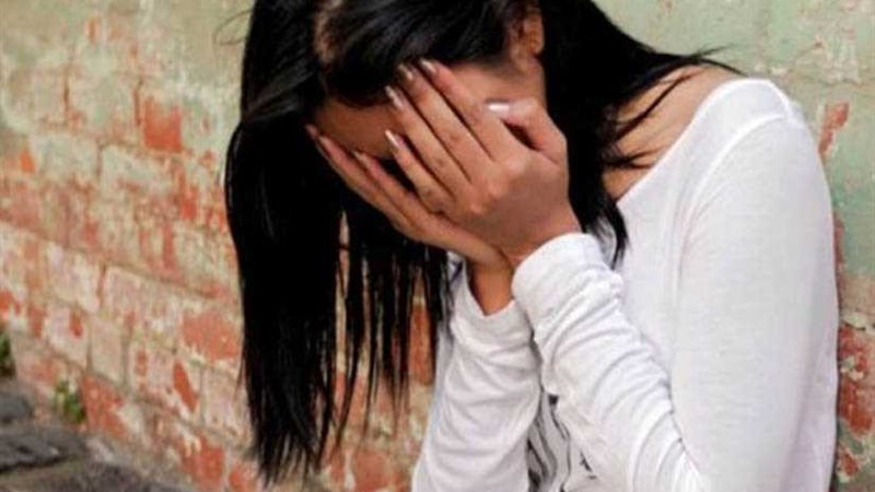 ورطة امرأة وثلاثة