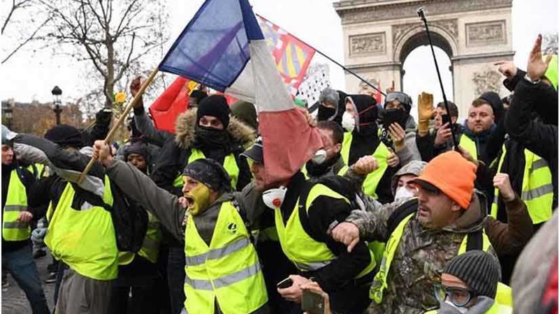 طلاب فرنسا يدعون