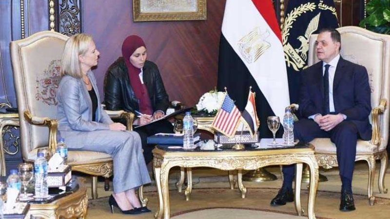 بالصور ..وزير الداخلية