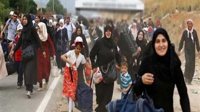 مئات الأسر السورية تعود إلى ديارها بريف دمشق