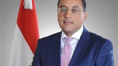 رئيس الوزراء يعود من تنزانيا عقب توقيع عقد تشييد سد 