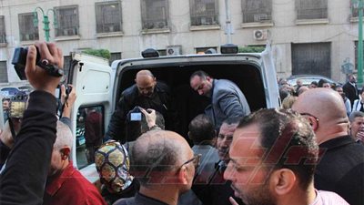 جثمان الراحل إبراهيم سعدة يتوجه لمقابر الأسرة بـ6 أكتوبر ..صور