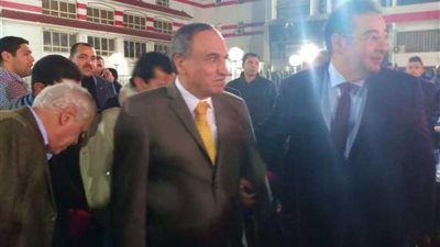 بالصور.. نقيب الصحفيين يصل الزمالك