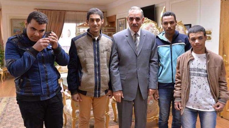 محافظ أسيوط يلتقي