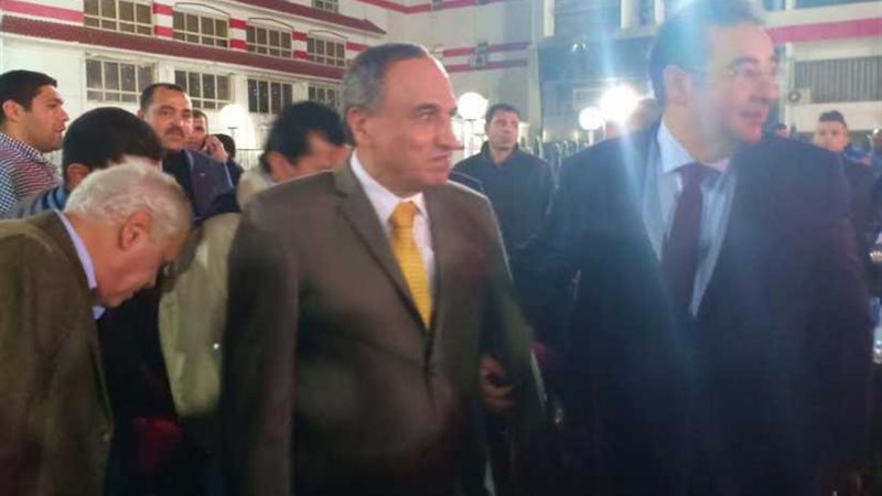 بالصور.. نقيب الصحفيين