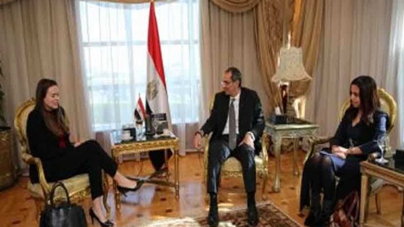 وزير الاتصالات يبحث