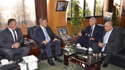 محافظ الإسماعيلية يستقبل رئيس فرع 