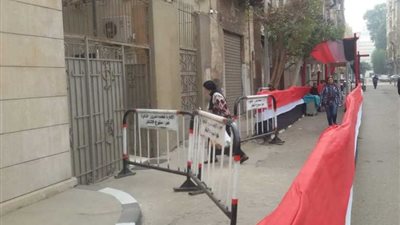 علم مصر يكسو كنائس العاصمة