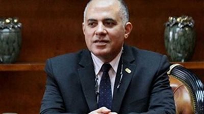 وزير الري يبحث مع قيادات الوزارة الأعمال الجاري تنفيذها خلال الفترة الحالية