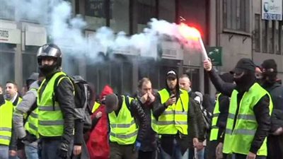 أتراك يتظاهرون بالسترات الصفراء ردًّا على 