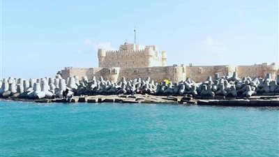 كتل خراسانية لحماية قلعة قايتباي والميناء الشرقي