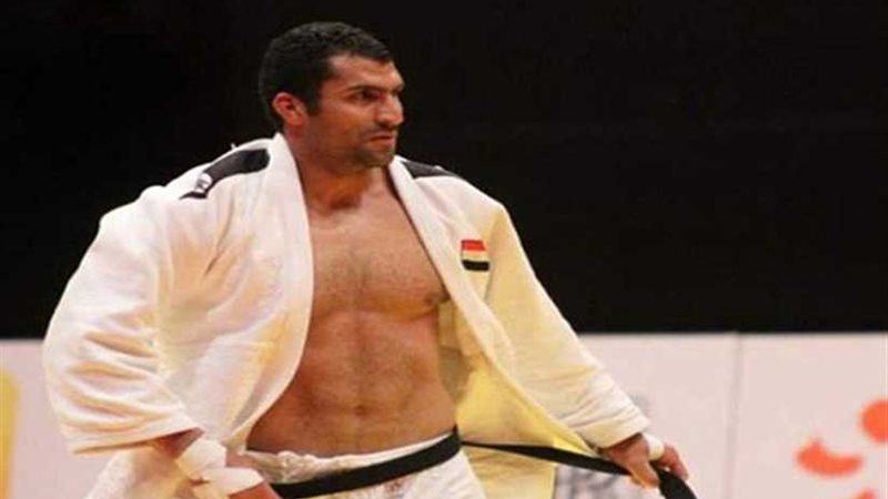 رمضان درويش يتوج