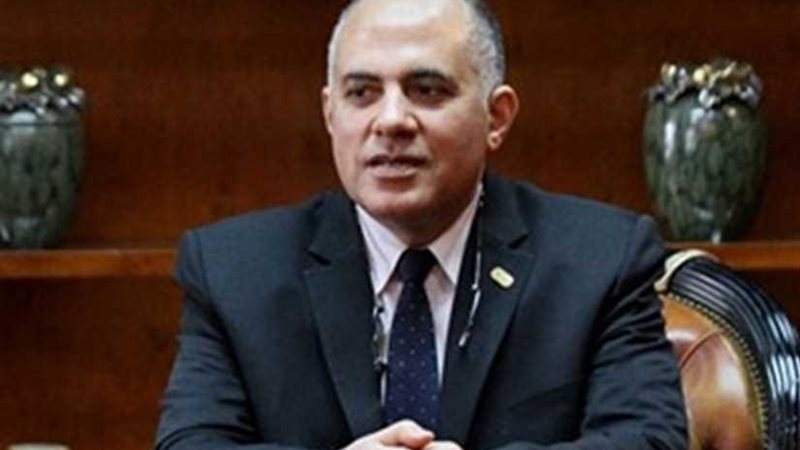 وزير الري يبحث مع