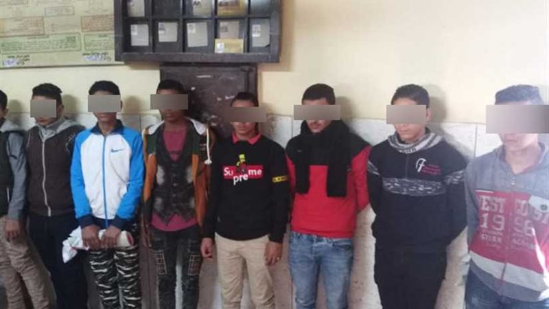 ضبط 15 شابا يعاكسون