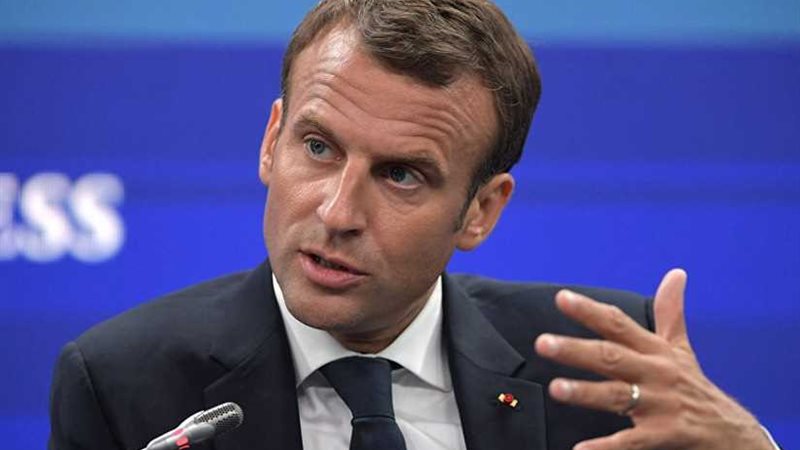 رئيس فرنسا يعقد اجتماعا