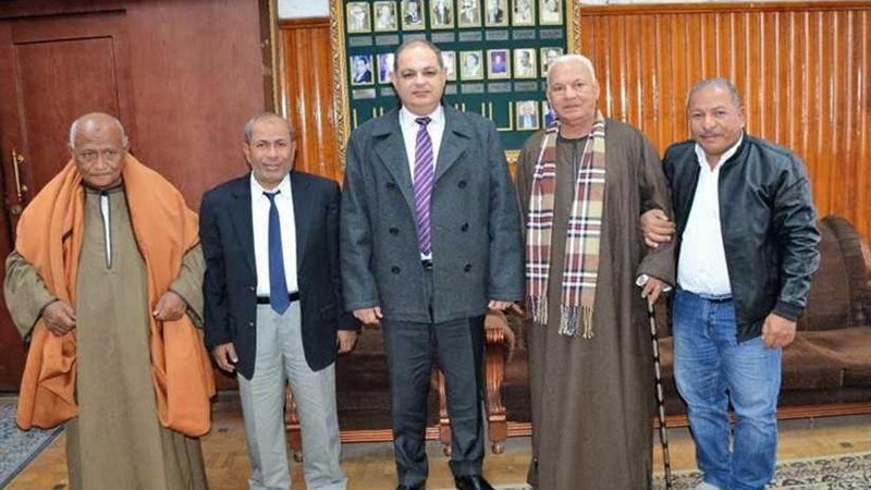 محافظ الغربية يستقبل