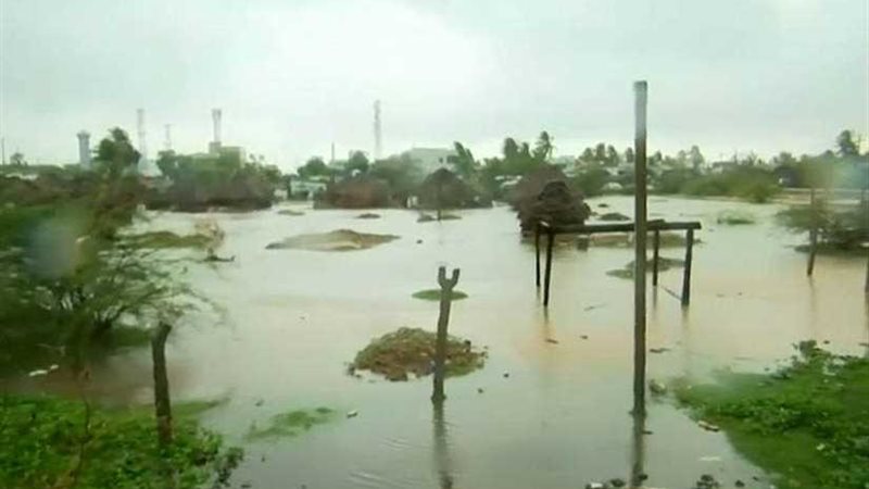 إجلاء أكثر من 11