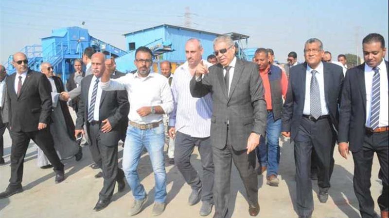 إنشاء وتطوير مصنعين