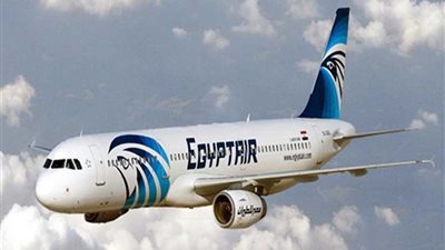 مصر للطيران ترد على زياد بهاء الدين: الأحوال الجوية اضطرنا للهبوط في روما