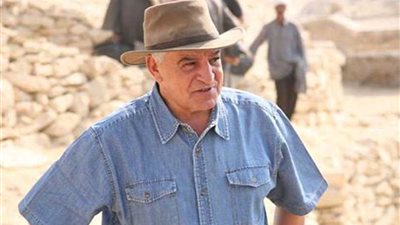 زاهي حواس يطالب بعودة رأس نفرتيتي ويؤكد خروجها بشكل غير قانوني