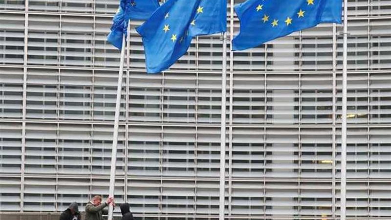 اختراق مراسلات مسؤولين