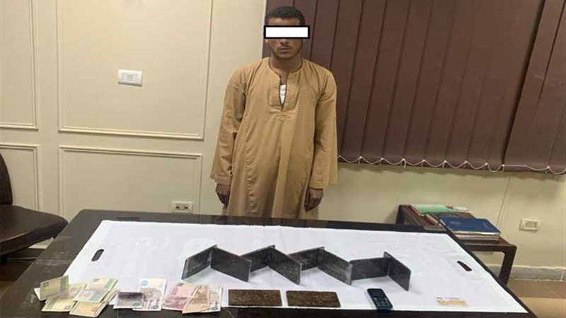 ضبط عاطل بحوزته كيلو