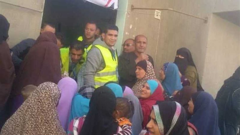 قافلة غذائية لقرية