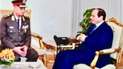 بسام راضى: الرئيس السيسى اجتمع اليوم مع وزير الدفاع