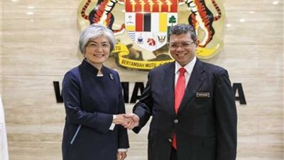 رئيس الوزراء الماليزي يبحث مع وزيرة الخارجية الكورية الجنوبية سبل تعزيز التعاون الثنائي